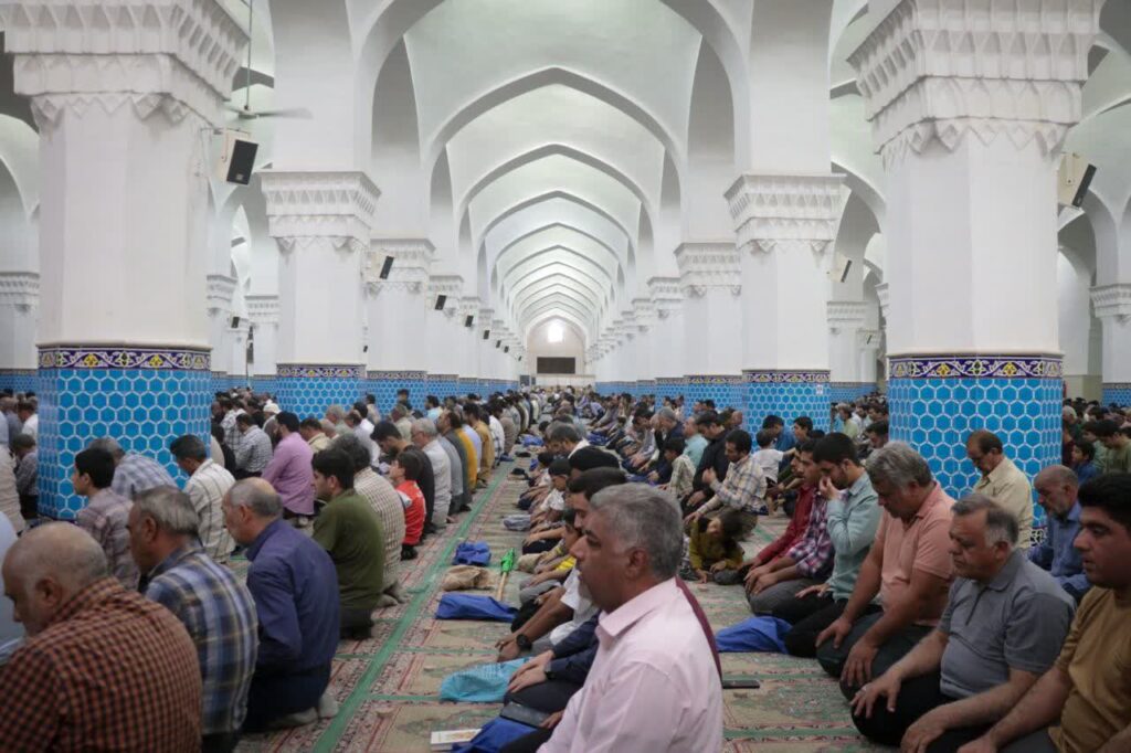 جلوه هایی از نماز جمعه یزد 25 مهر